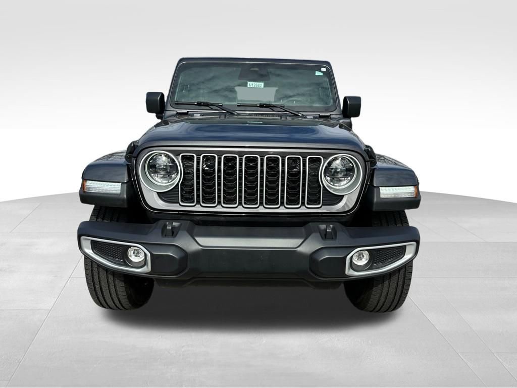 Used 2025 Jeep Wrangler Unlimited Sahara image 4