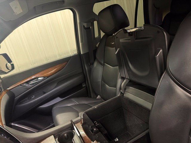 Used 2017 Cadillac Escalade Premium Luxury RWD image 35