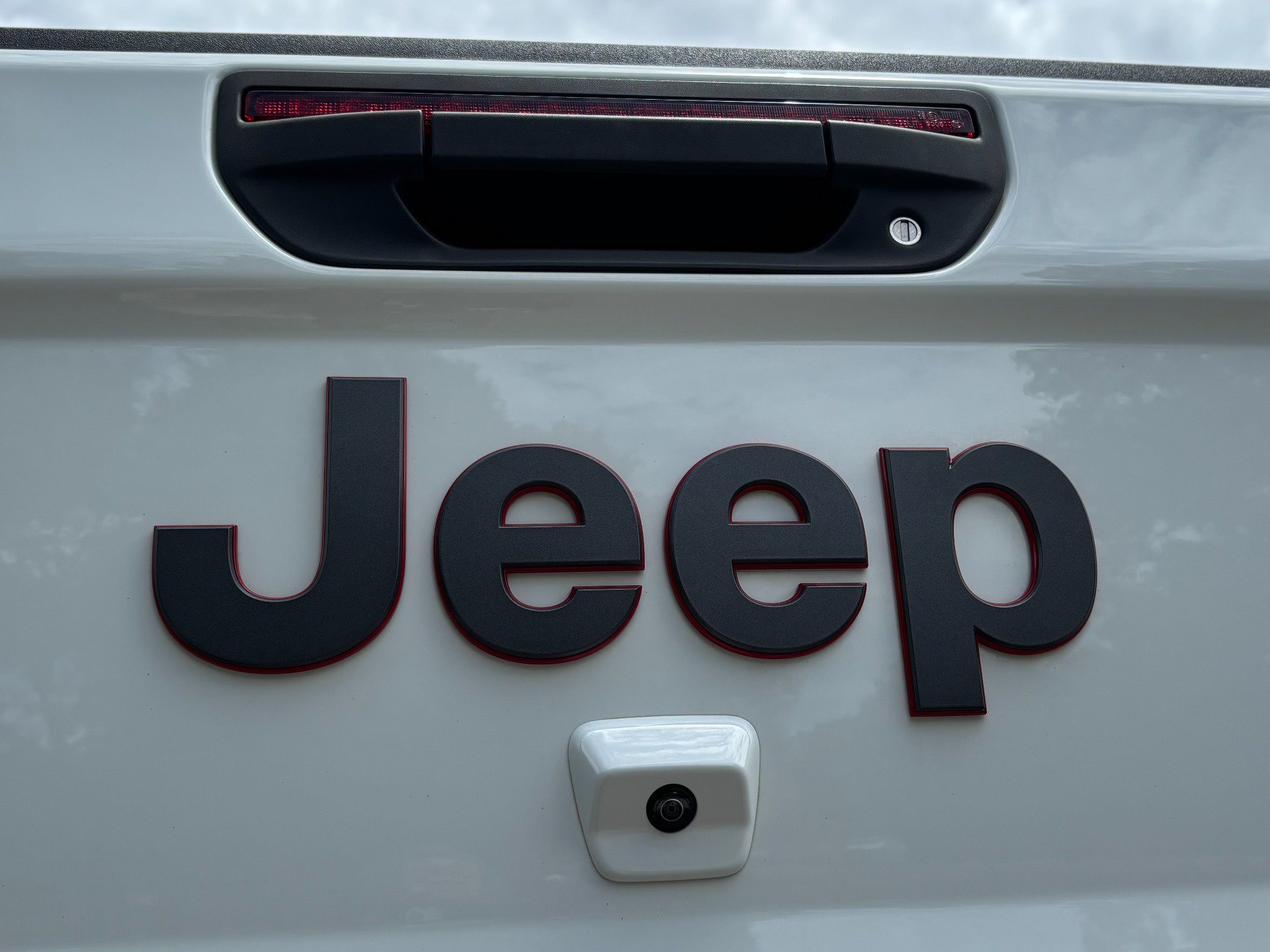 Used 2022 Jeep Gladiator Rubicon w/ LED Lighting Group AWD/4WD image 39