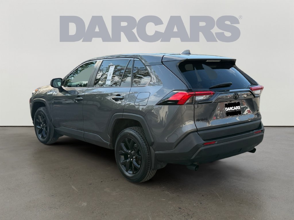 Used 2022 Toyota RAV4 LE AWD/4WD image 5