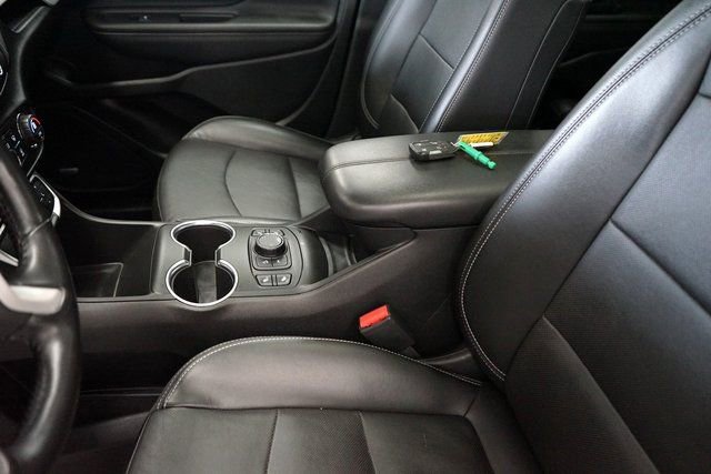 Used 2022 GMC Terrain SLT w/ Infotainment Package II image 29