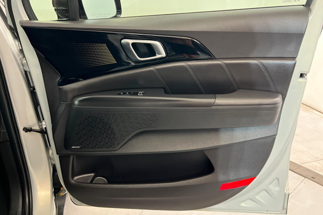 Used 2025 Kia Carnival SX Prestige FWD image 23
