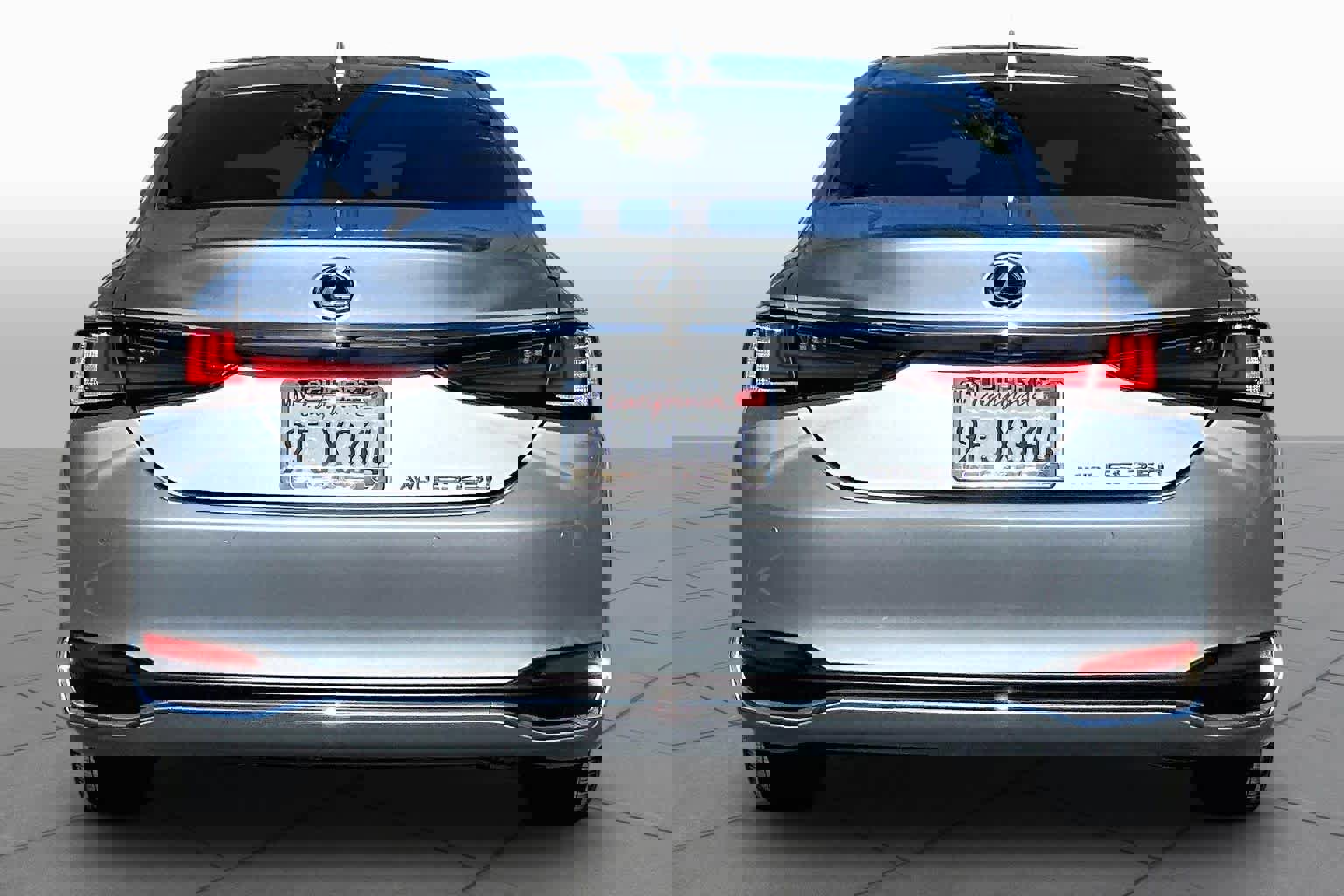 Certified 2023 Lexus ES 250 w/ Premium Package AWD/4WD image 4