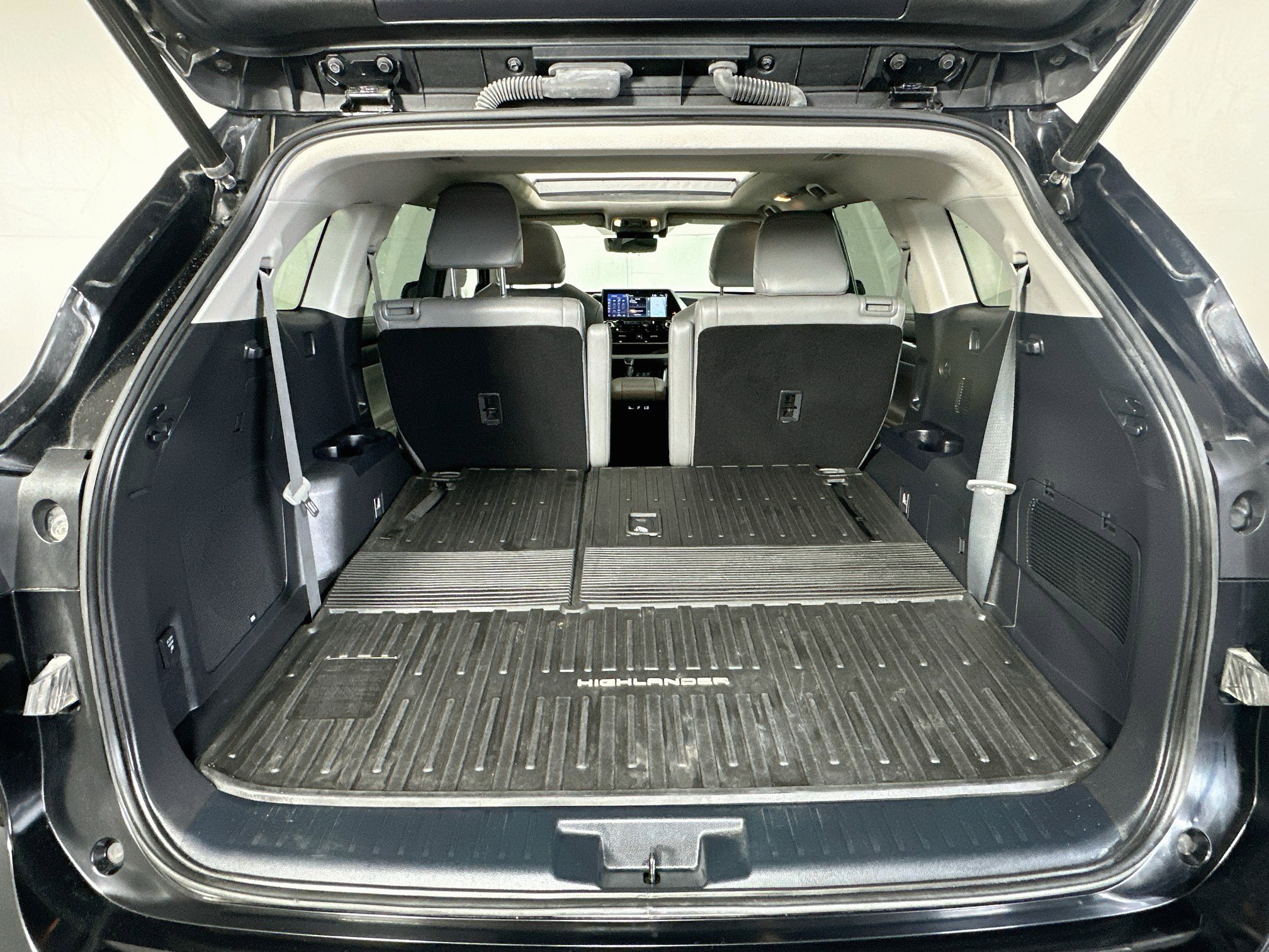 Used 2022 Toyota Highlander Platinum AWD/4WD image 26