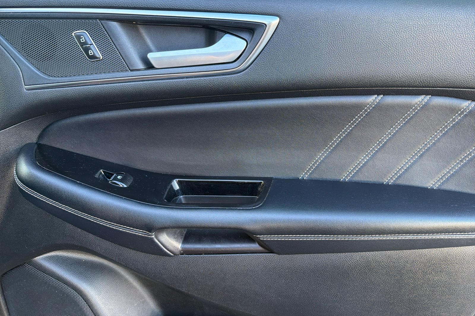 Used 2018 Ford Edge Sport w/ Equipment Group 401A AWD/4WD image 19