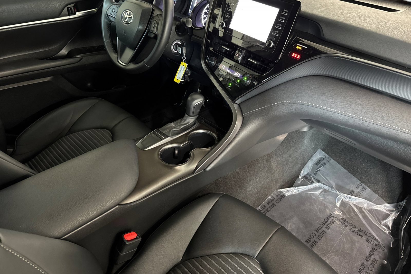 Used 2023 Toyota Camry SE FWD image 16