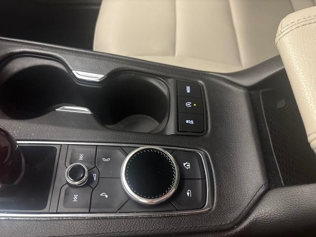 Used 2021 Cadillac XT4 Luxury w/ Cold Weather Package FWD image 26