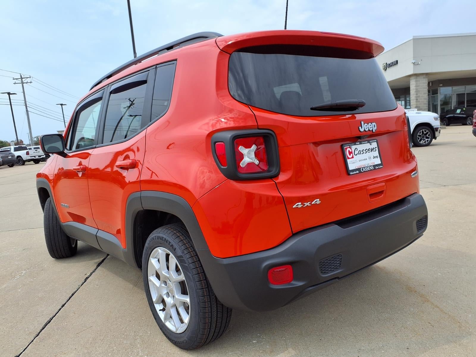 Certified 2019 Jeep Renegade Latitude w/ Cold Weather Group AWD/4WD image 29