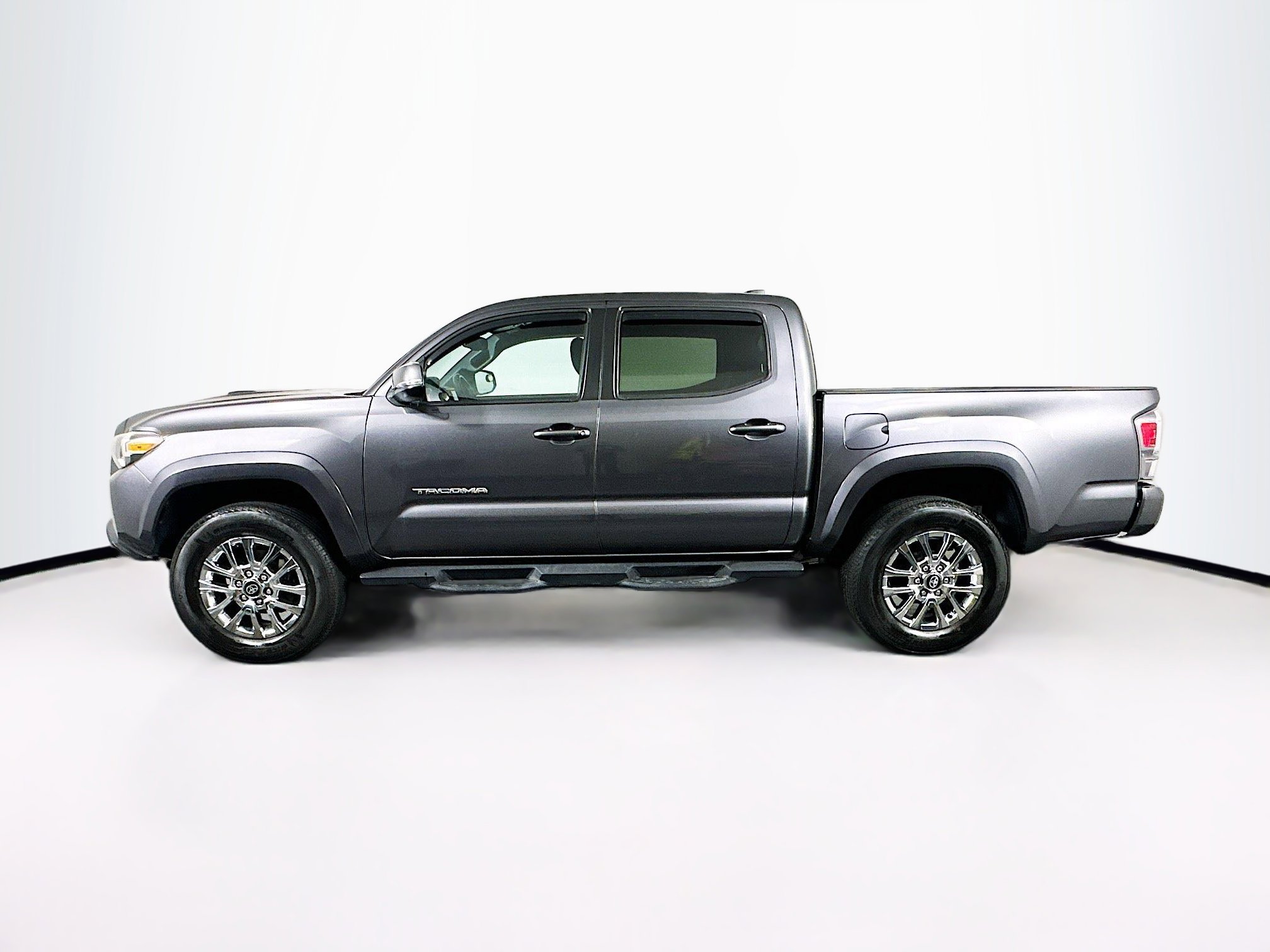 Used 2020 Toyota Tacoma TRD Sport image 4