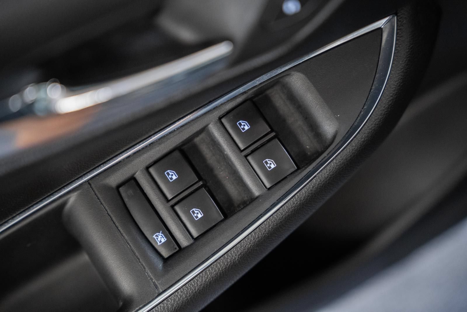Used 2018 Chevrolet Cruze Premier FWD image 41