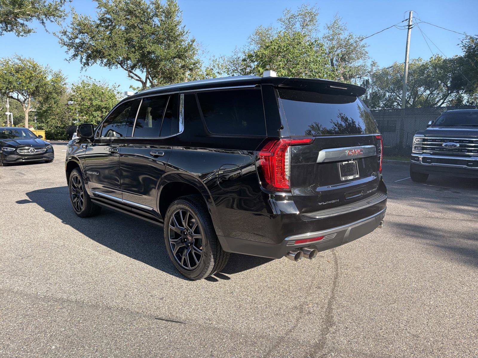 Used 2023 GMC Yukon Denali RWD image 5