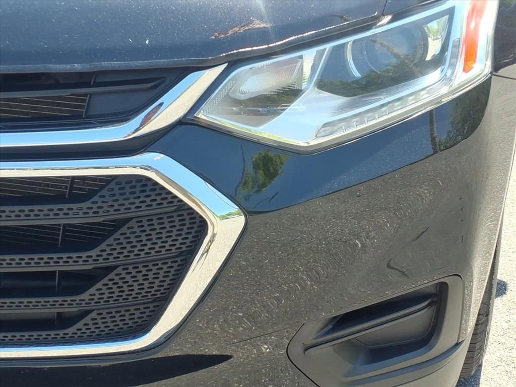 Used 2021 Chevrolet Traverse LS AWD/4WD image 7