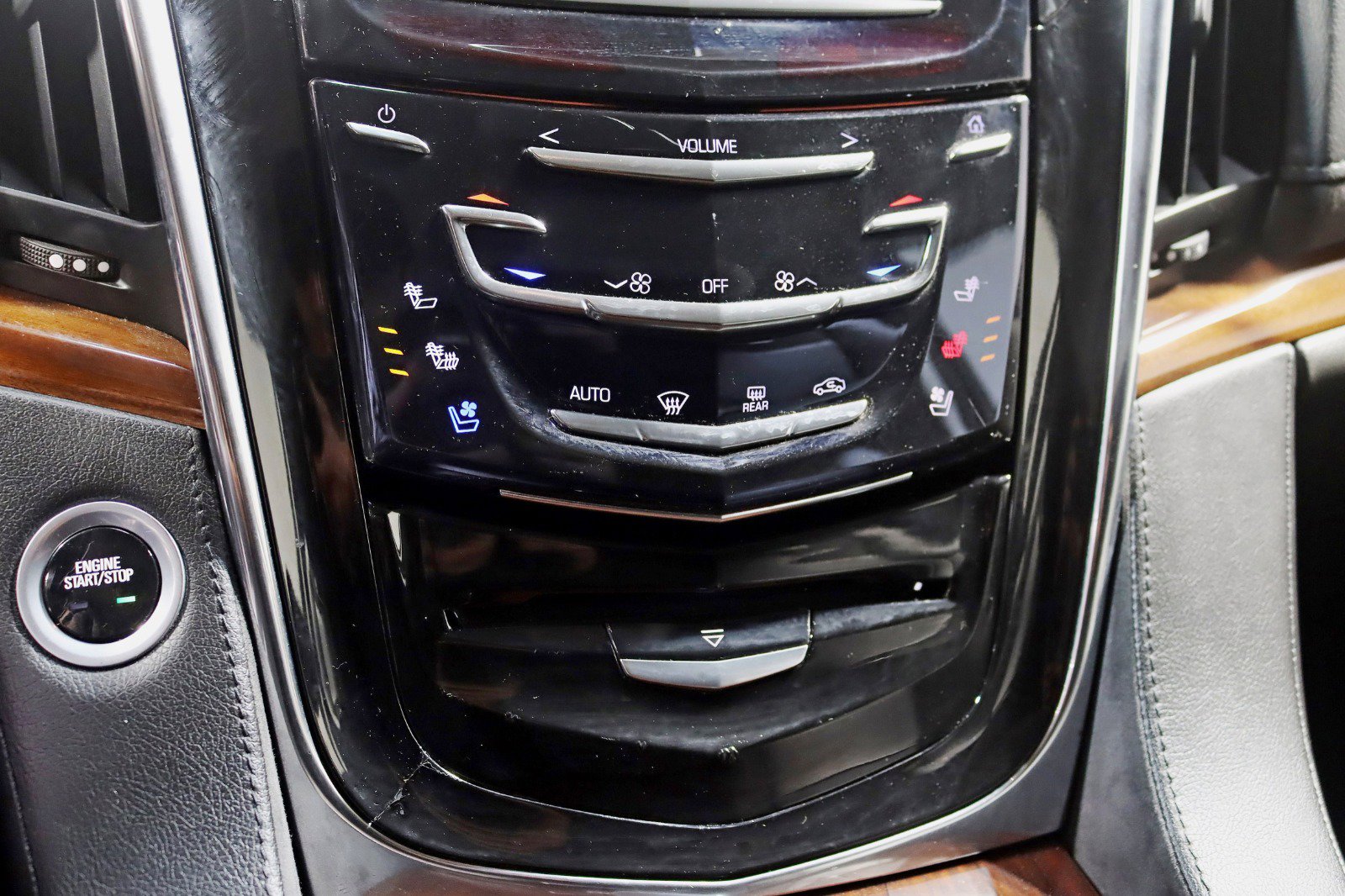 Used 2017 Cadillac Escalade ESV Luxury image 24