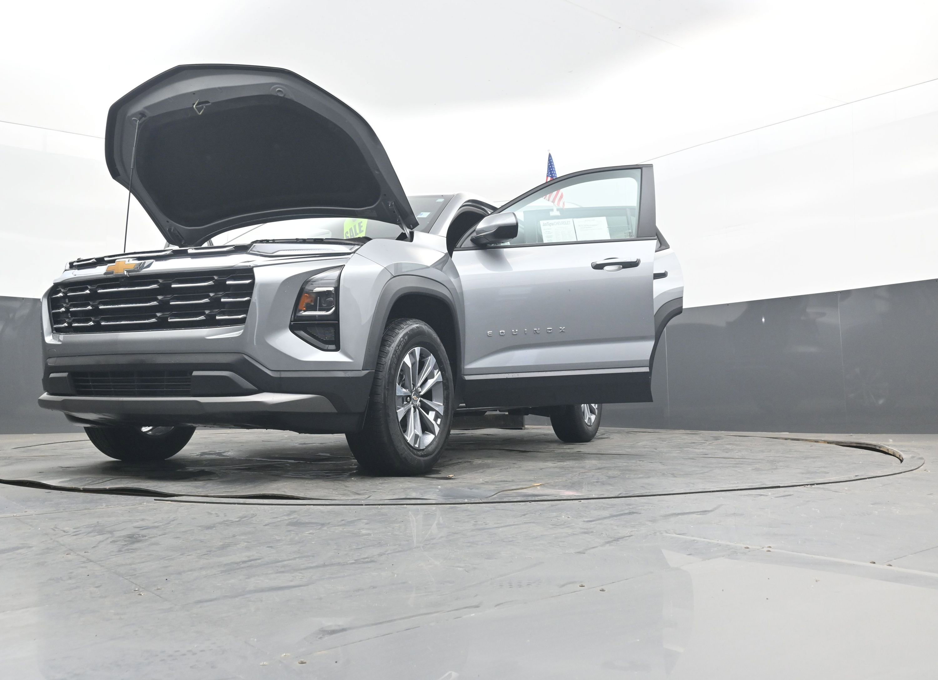 Used 2025 Chevrolet Equinox LT FWD image 42