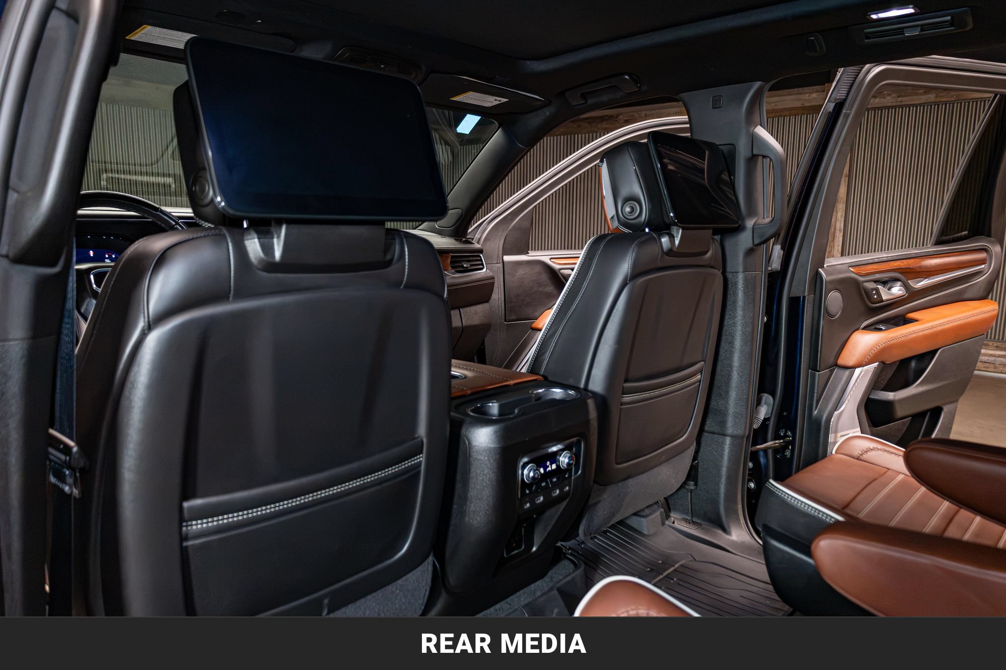Used 2024 GMC Yukon Denali Ultimate AWD/4WD image 22