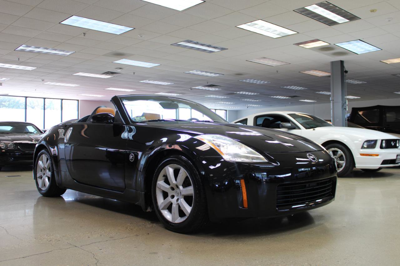Used 2004 Nissan 350Z Touring RWD image 32