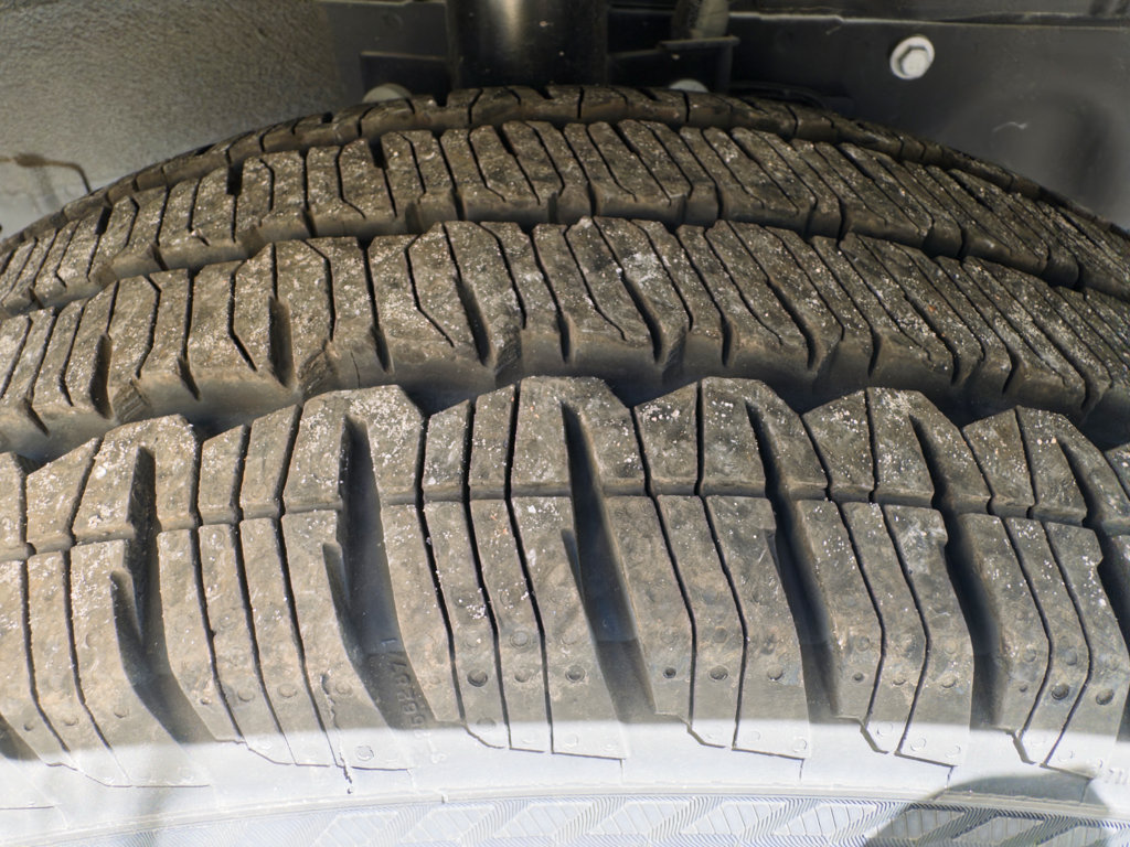 Used 2024 Ford E-Transit Low Roof RWD image 34