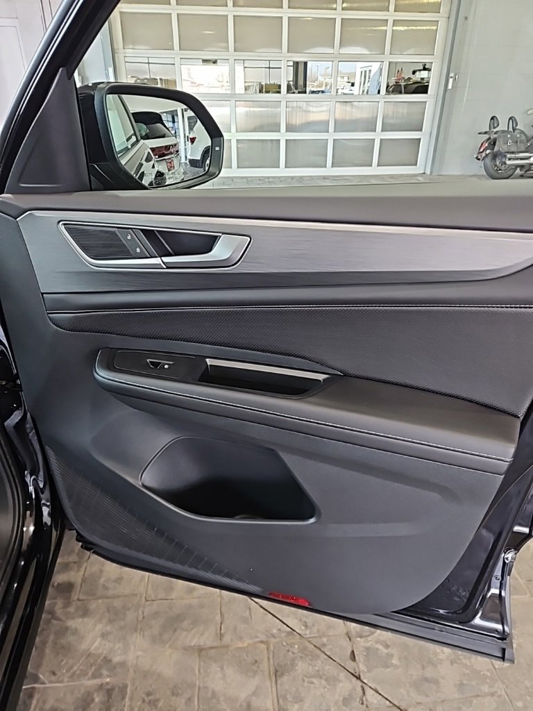 New 2026 Volkswagen Atlas Cross Sport SE image 11