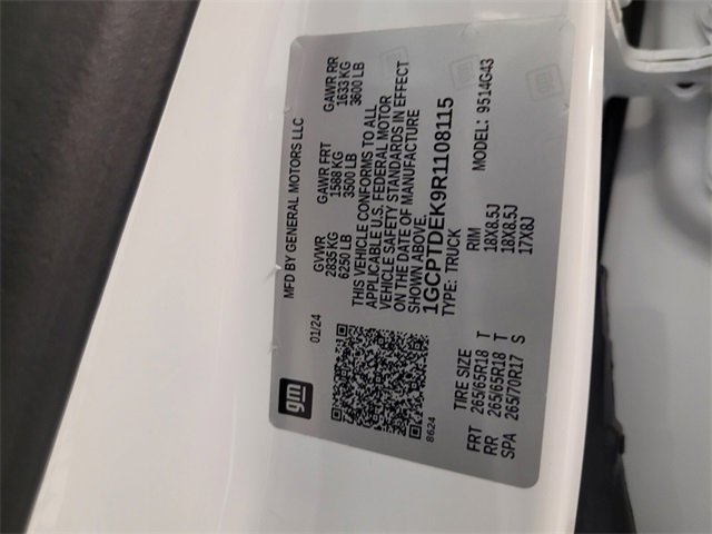 Used 2024 Chevrolet Colorado Z71 w/ Z71 Convenience Package 2 image 13