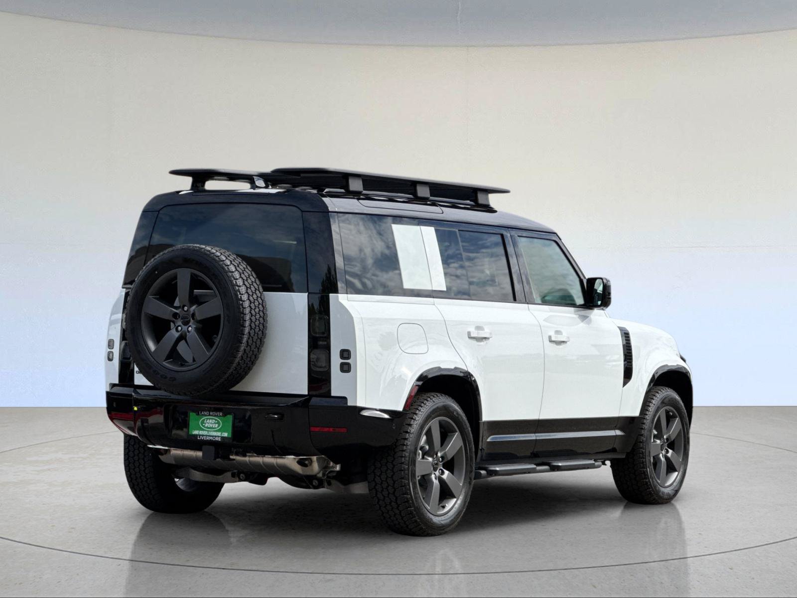 New 2026 Land Rover Defender 110 X-Dynamic SE AWD/4WD image 6