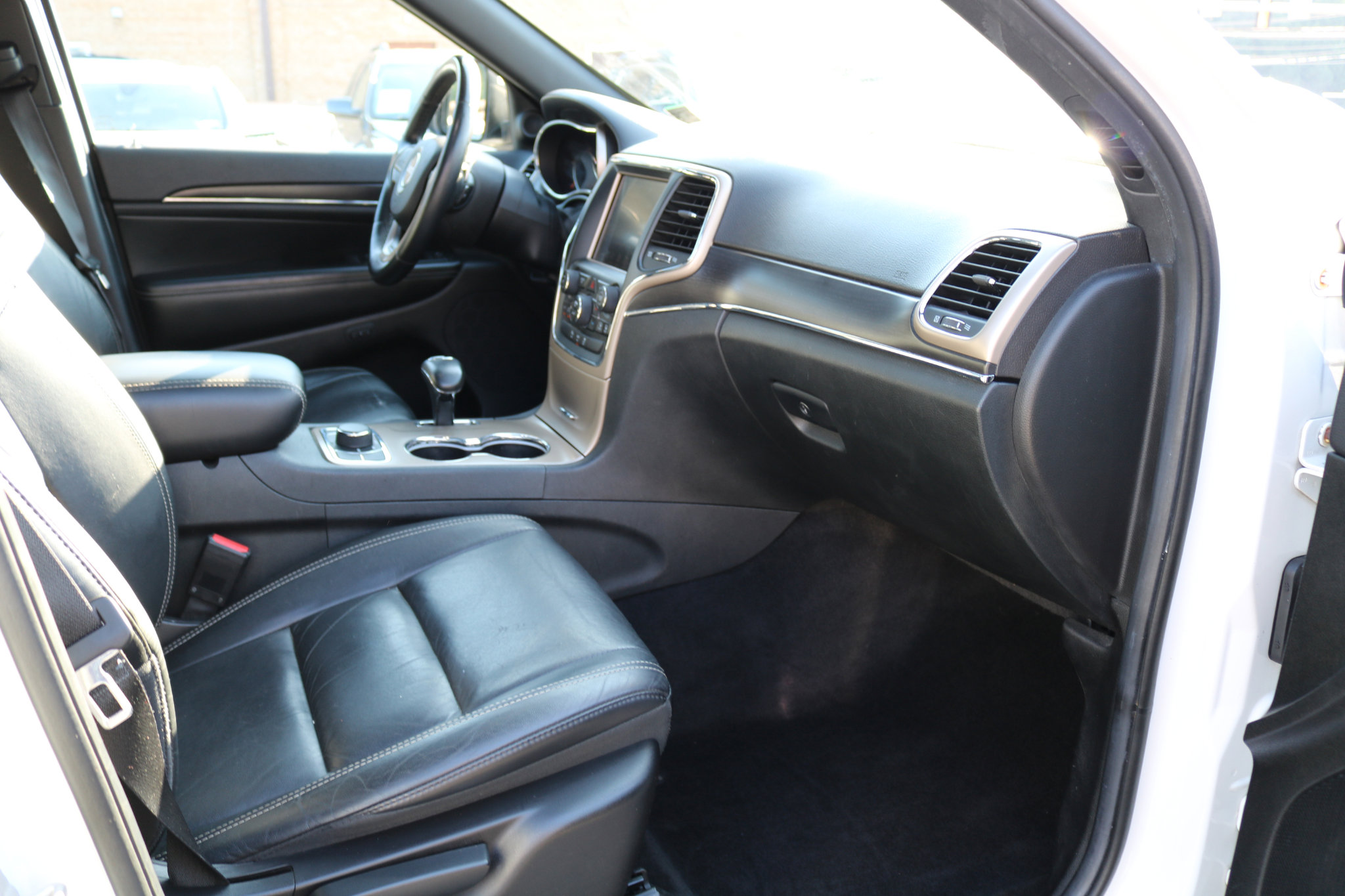 Used 2014 Jeep Grand Cherokee Limited image 50