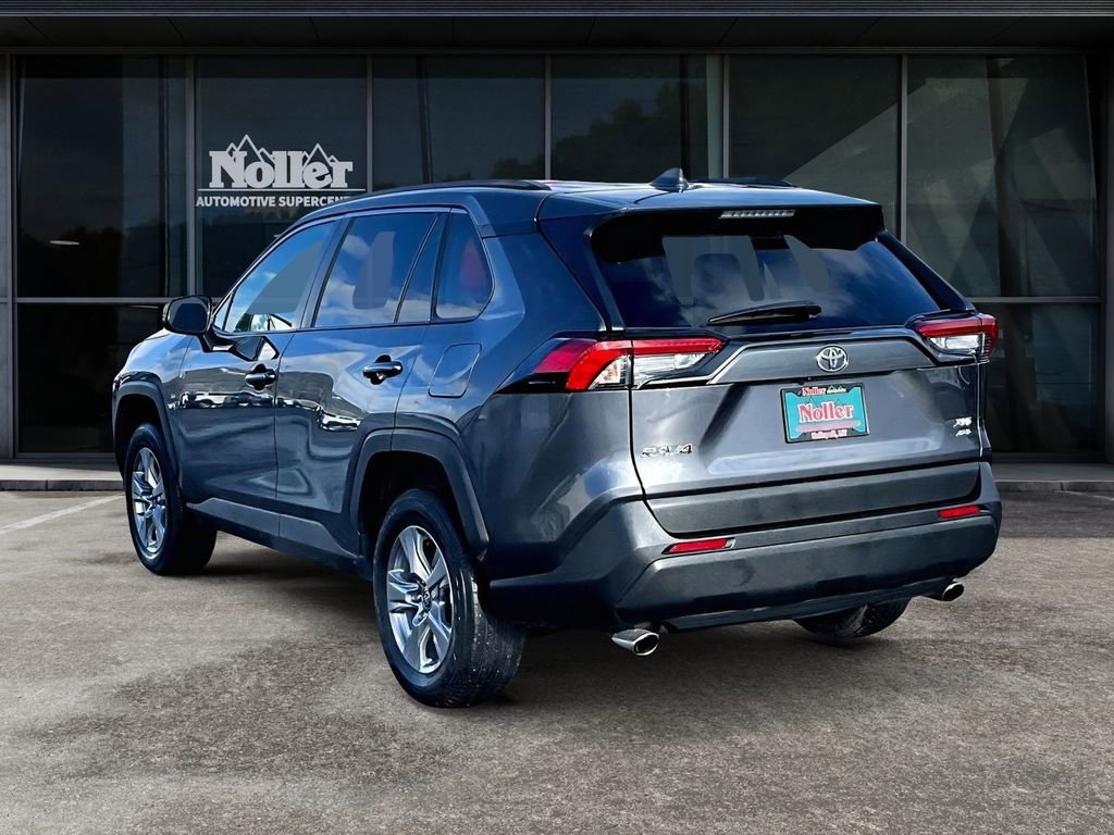 Used 2025 Toyota RAV4 XLE AWD/4WD image 12