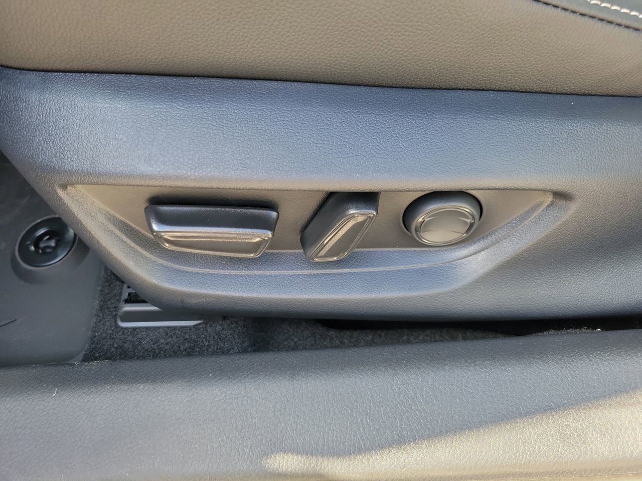 New 2026 Toyota Camry SE FWD image 18