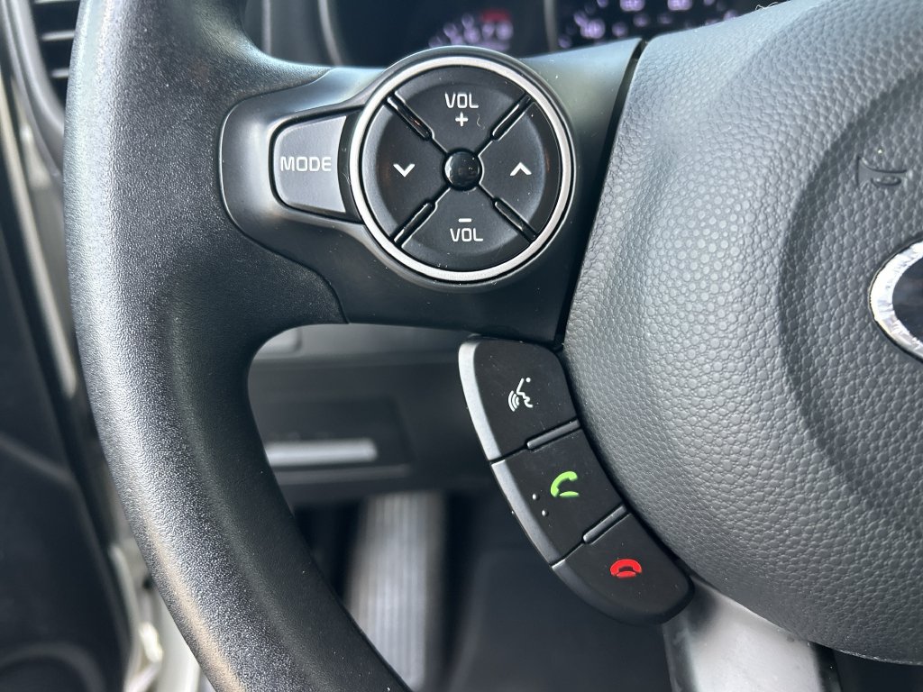 Used 2018 Kia Soul FWD image 22