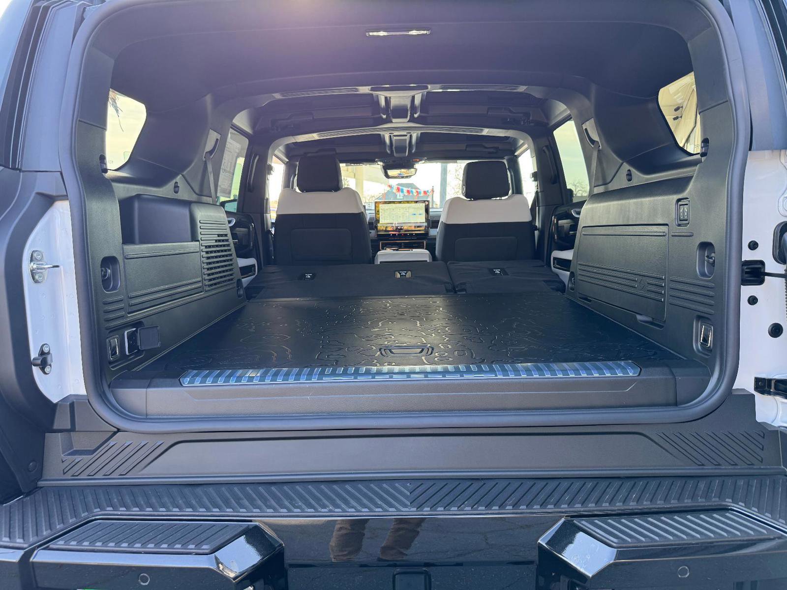 New 2025 GMC Hummer EV 2X image 13