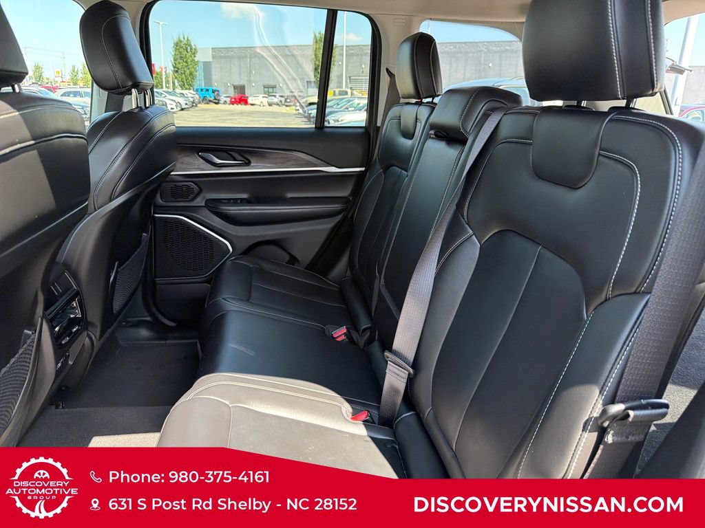 Used 2022 Jeep Grand Cherokee Limited AWD/4WD image 33