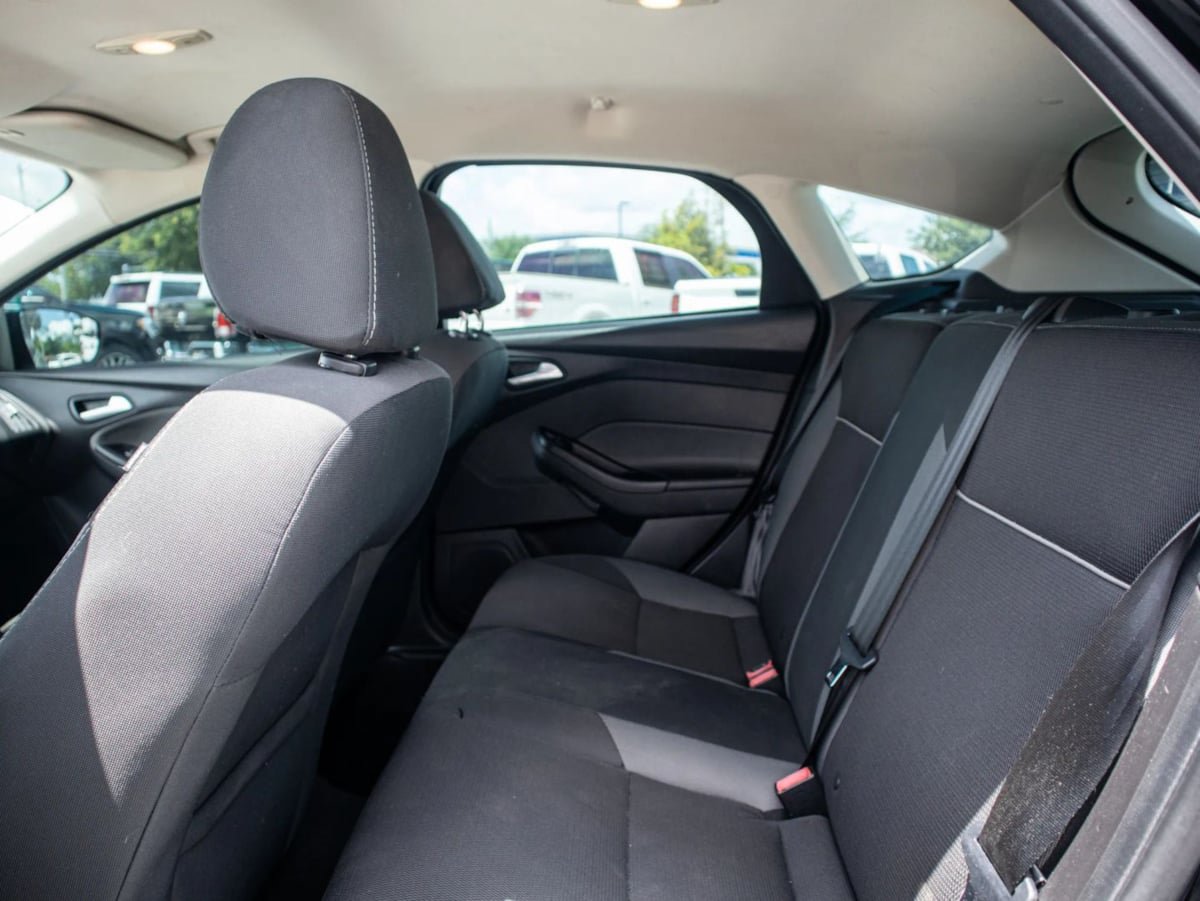 Used 2014 Ford Focus SE FWD image 25