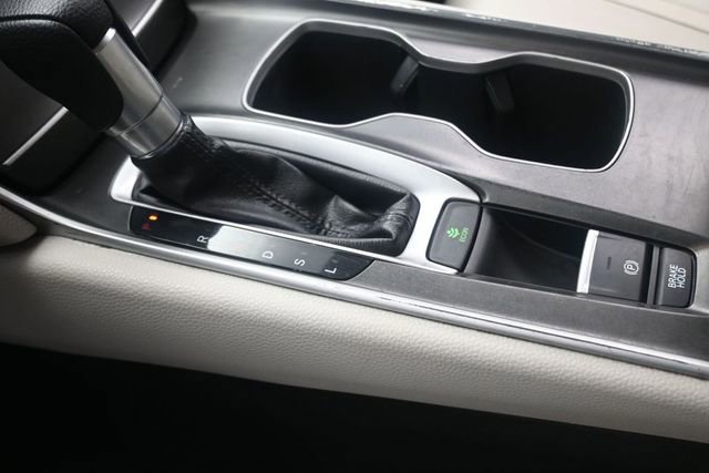 Used 2019 Honda Accord EX image 12