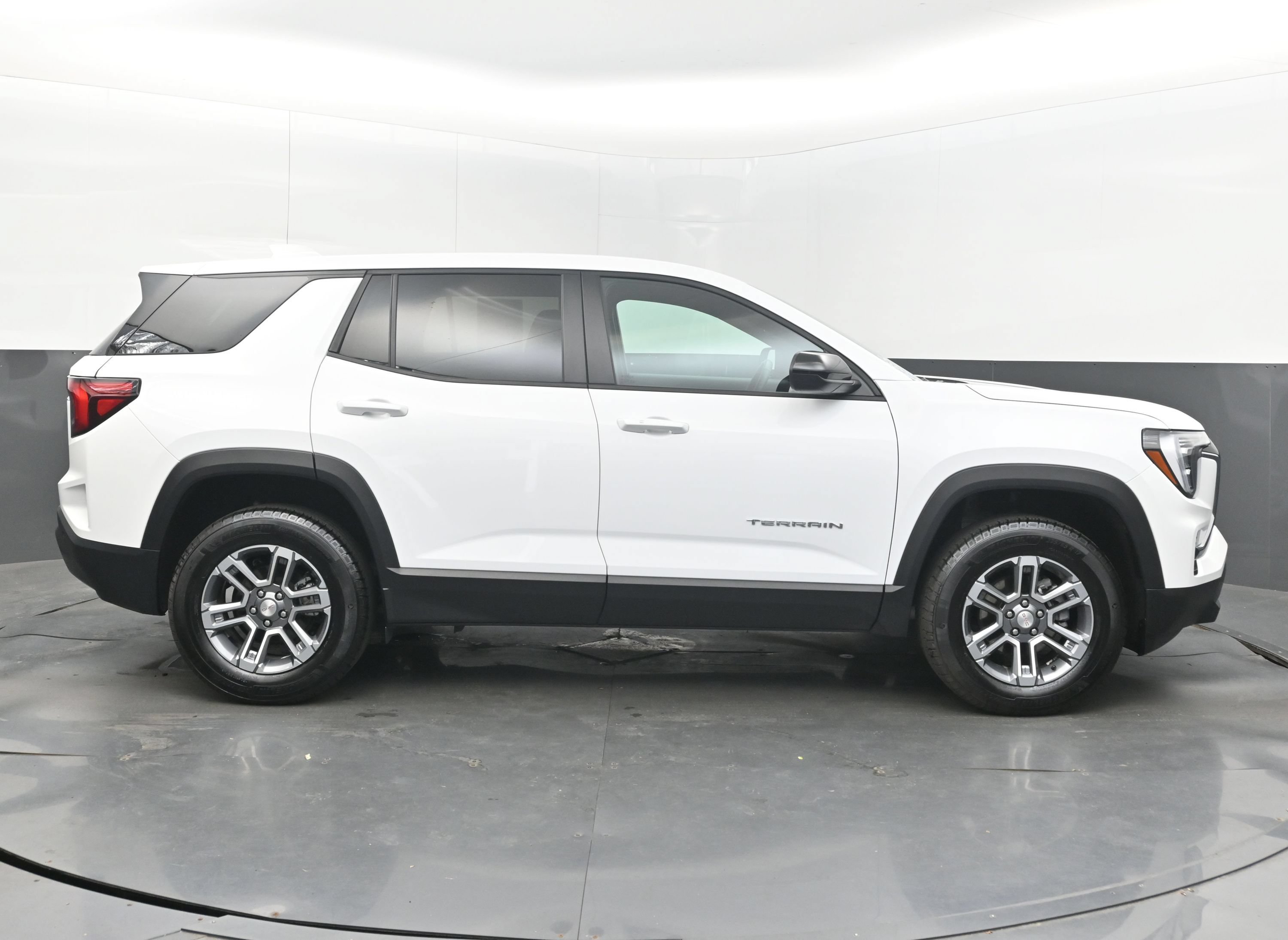 Used 2026 GMC Terrain Elevation FWD image 10