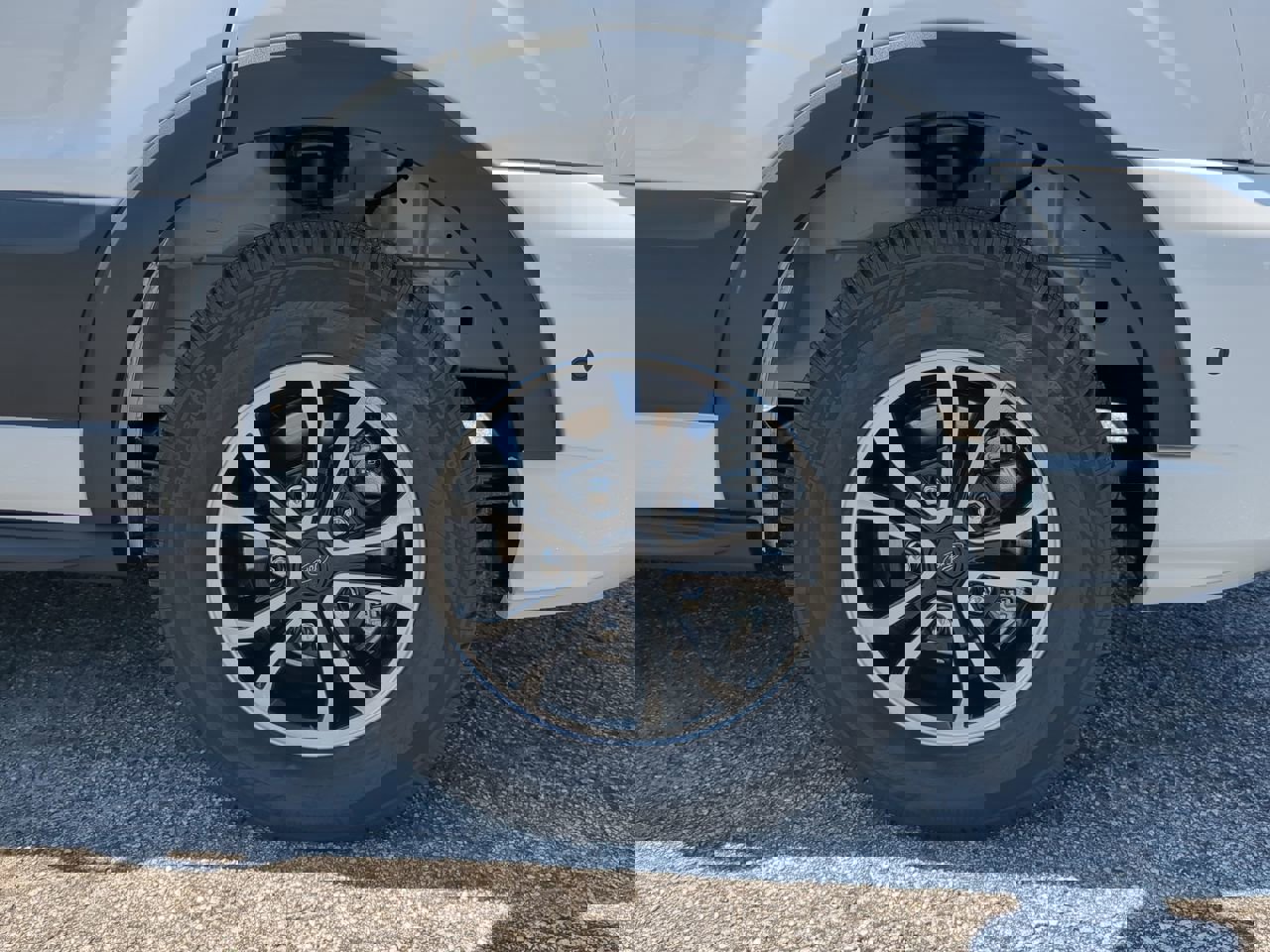 New 2025 Ford Transit 350 XLT image 9