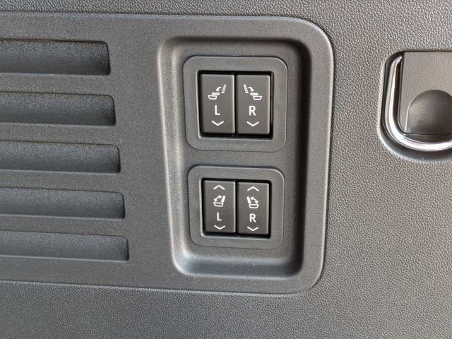 New 2026 GMC Acadia Denali w/ Super Cruise Package image 35