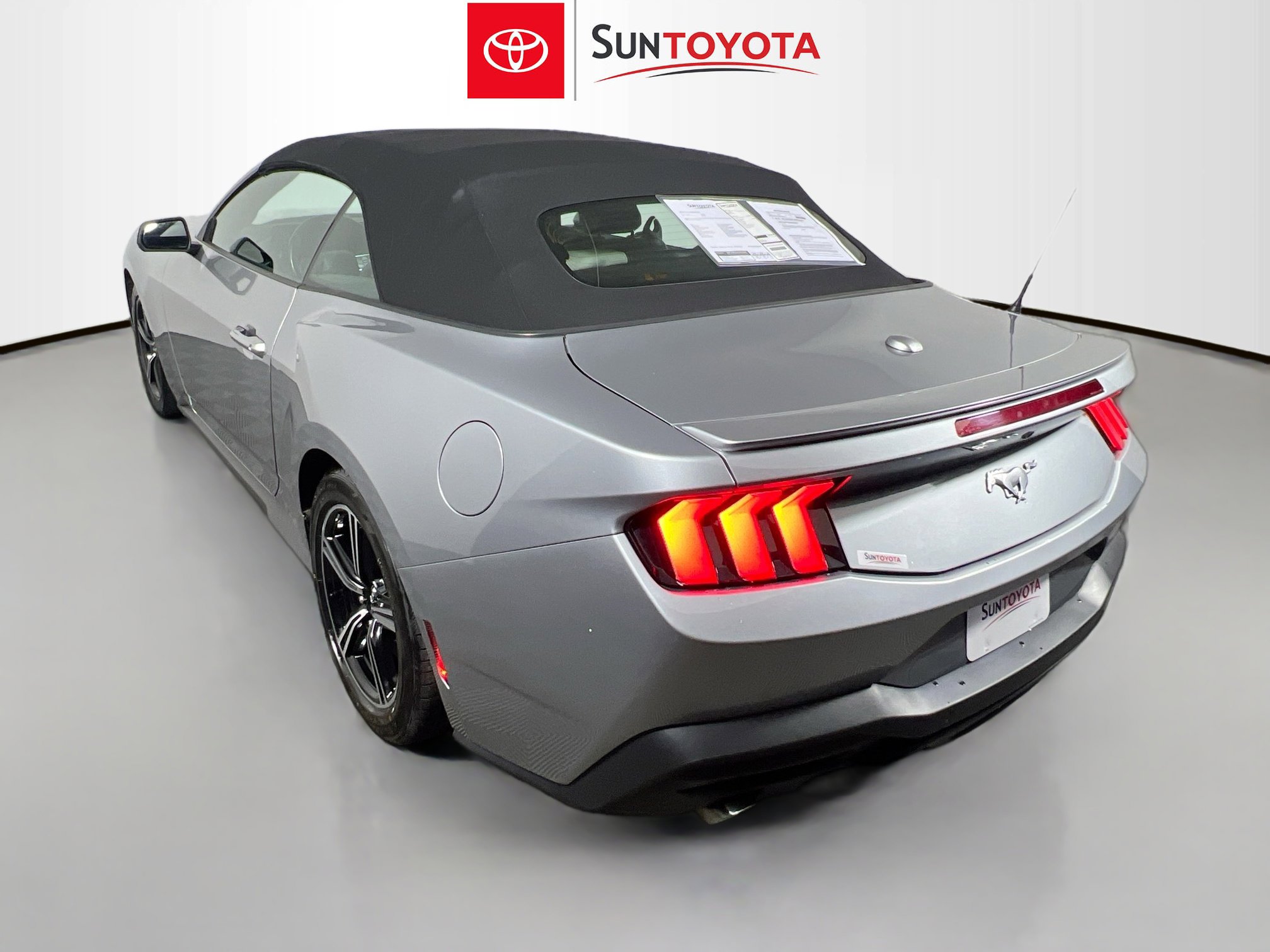 Used 2024 Ford Mustang Premium image 6