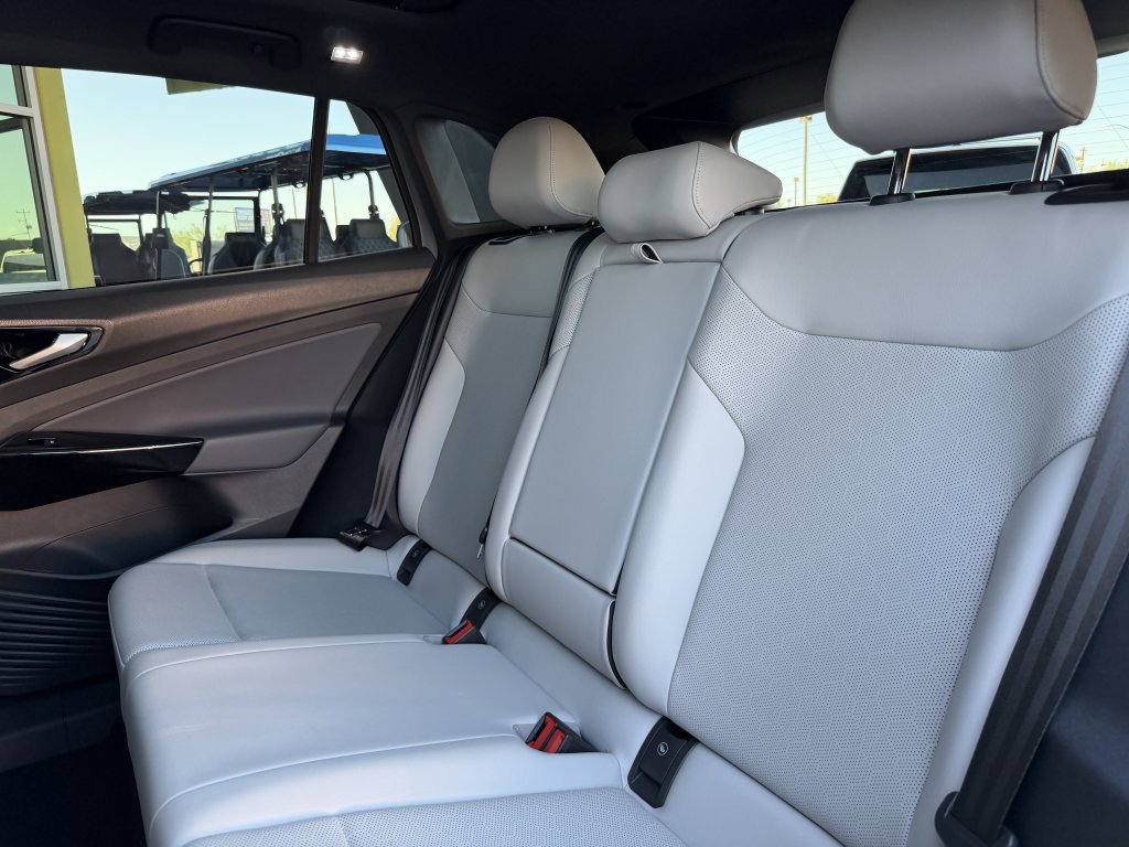 Used 2022 Volkswagen ID.4 Pro S image 36