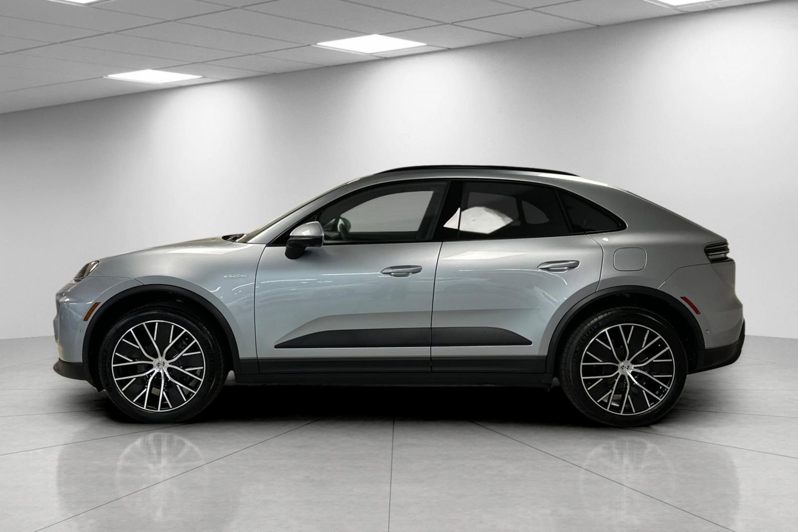 New 2025 Porsche Macan Electric image 2