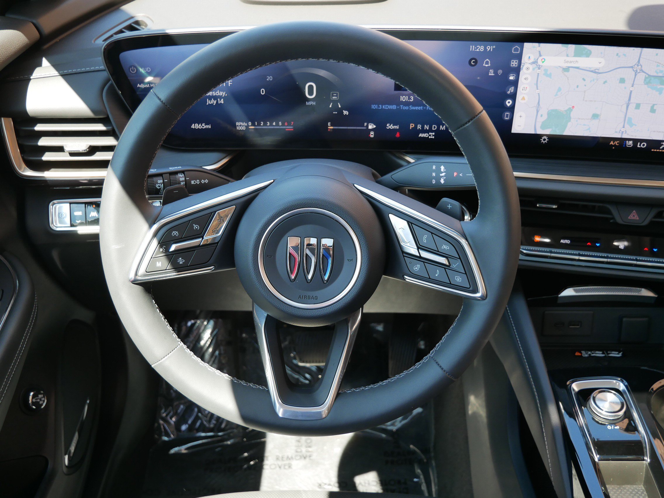 Used 2025 Buick Envision Avenir AWD/4WD image 14
