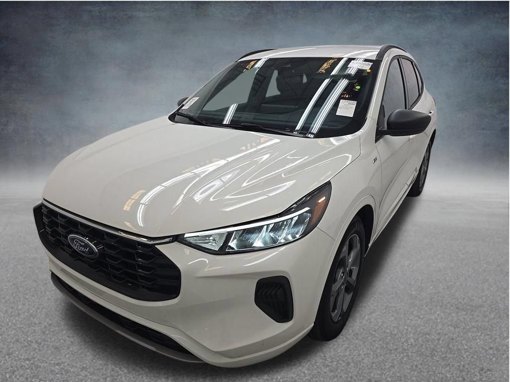 Used 2023 Ford Escape ST-Line w/ Tech Pack #1 FWD image 2