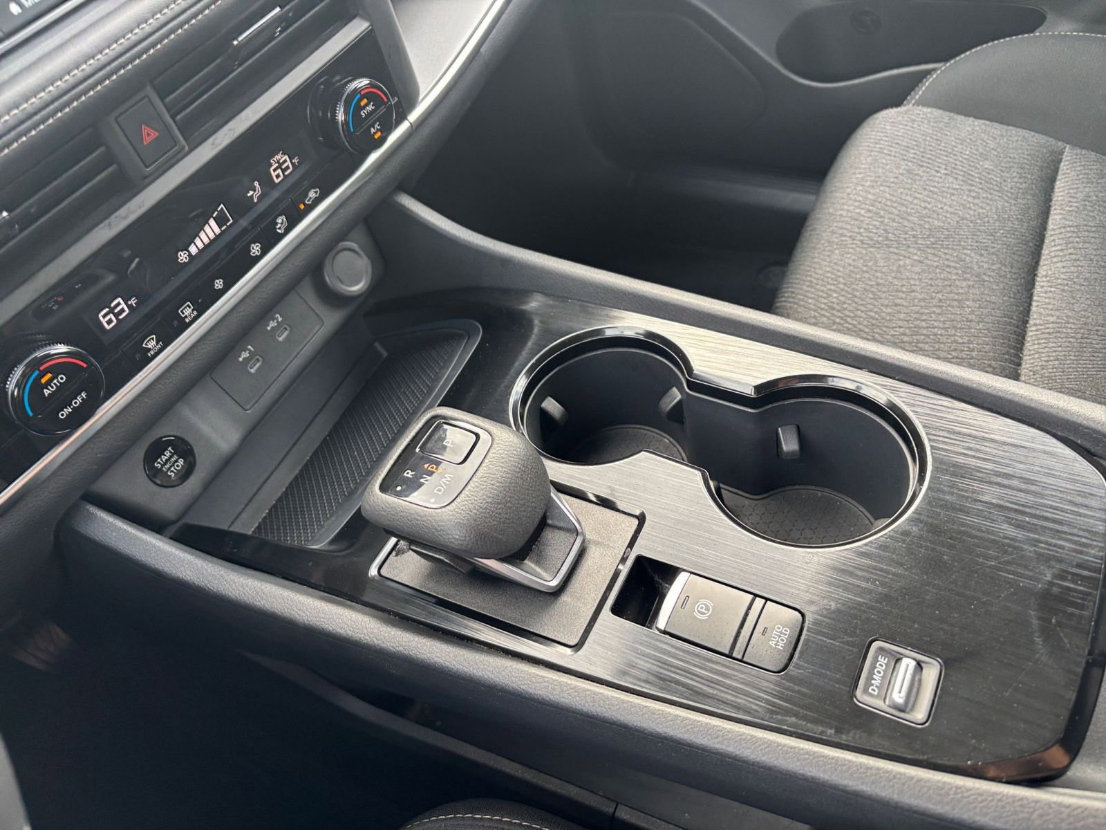 Used 2025 Nissan Rogue SV FWD image 43