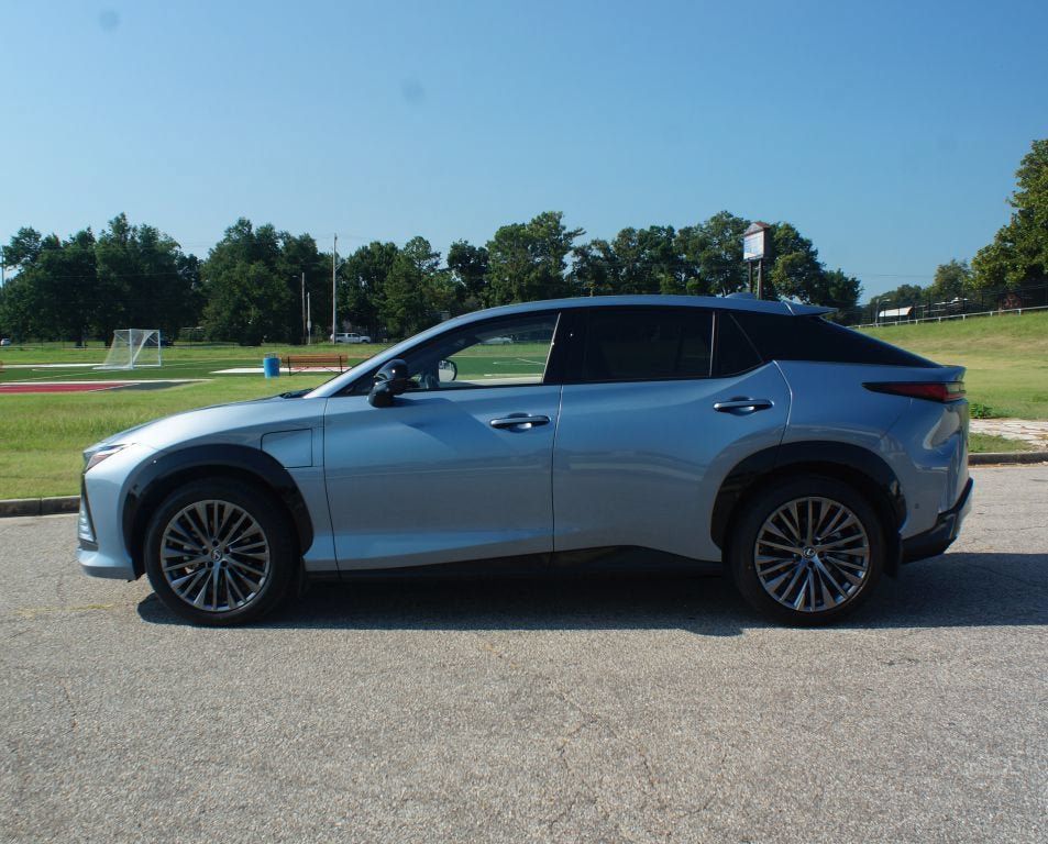 Used 2024 Lexus RZ 450e Premium w/ Accessory Package (A2) AWD/4WD image 13