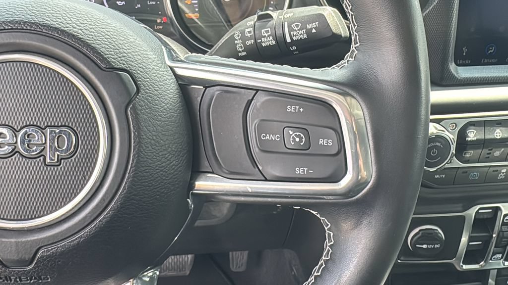 Used 2023 Jeep Wrangler Unlimited Sahara w/ Cold Weather Group AWD/4WD image 19