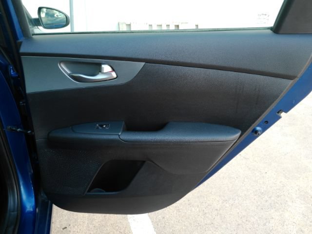 Used 2021 Kia Forte LXS FWD image 21