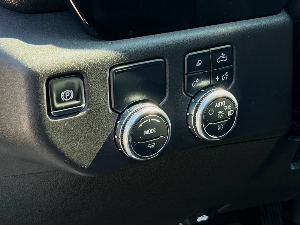 Used 2025 GMC Sierra 1500 SLT RWD image 8