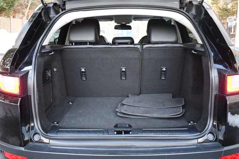 Used 2017 Land Rover Range Rover Evoque SE image 8