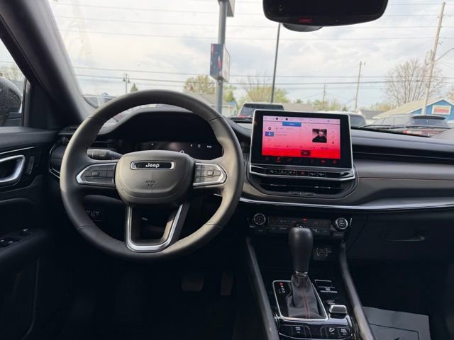 Used 2024 Jeep Compass Trailhawk w/ Trailhawk Elite Group image 9