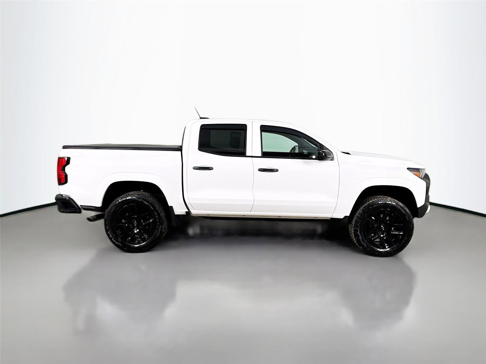 Used 2024 Chevrolet Colorado W/T w/ WT Convenience Package II image 10