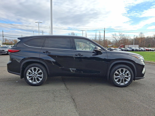 Used 2023 Toyota Highlander Limited image 28