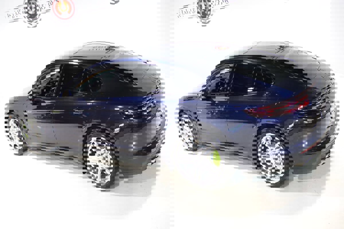 Used 2018 Porsche Panamera 4 image 31